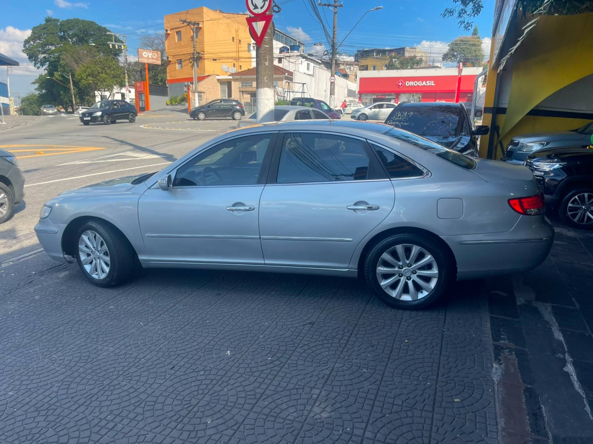 HYUNDAI AZERA