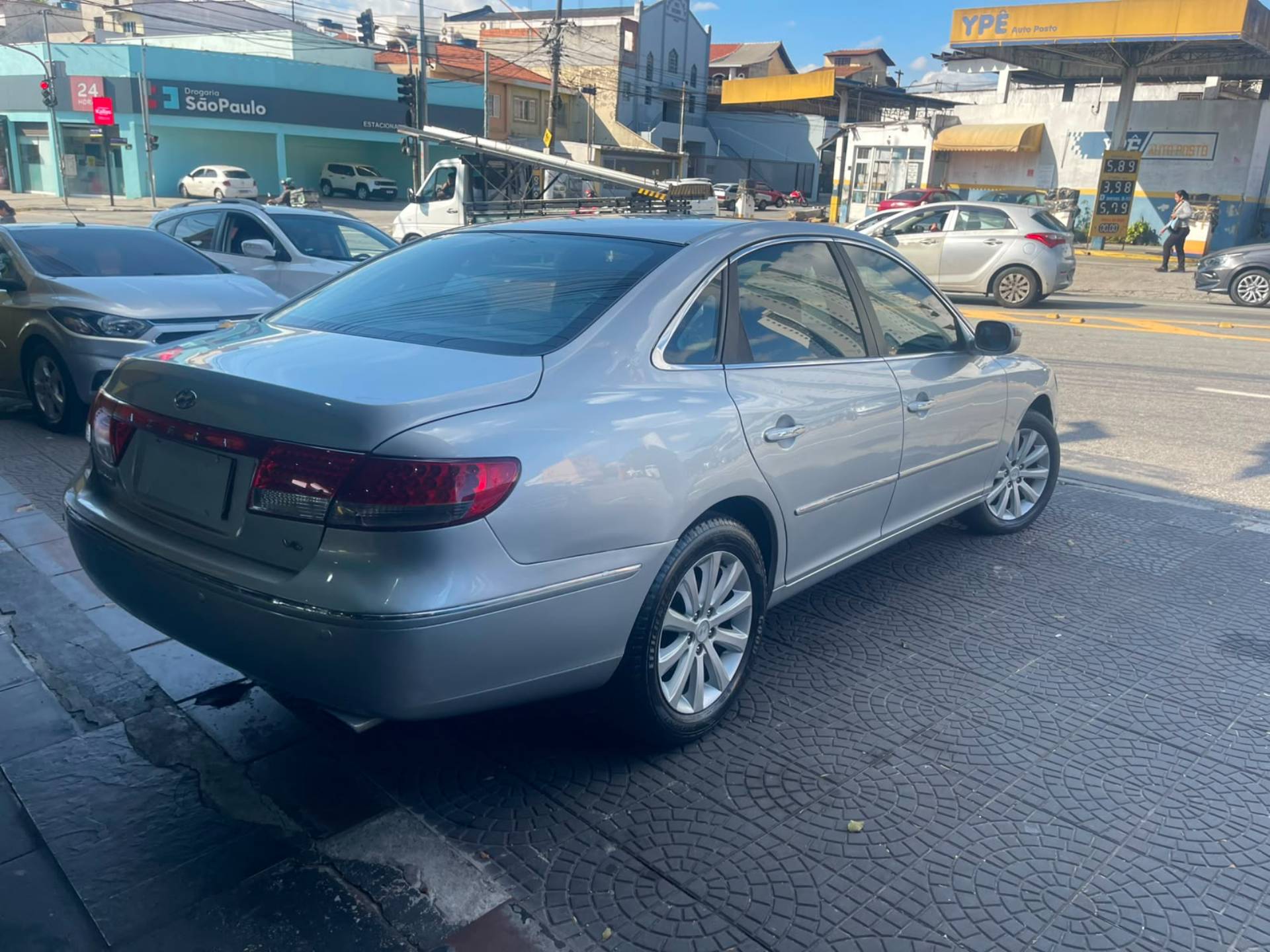 HYUNDAI AZERA
