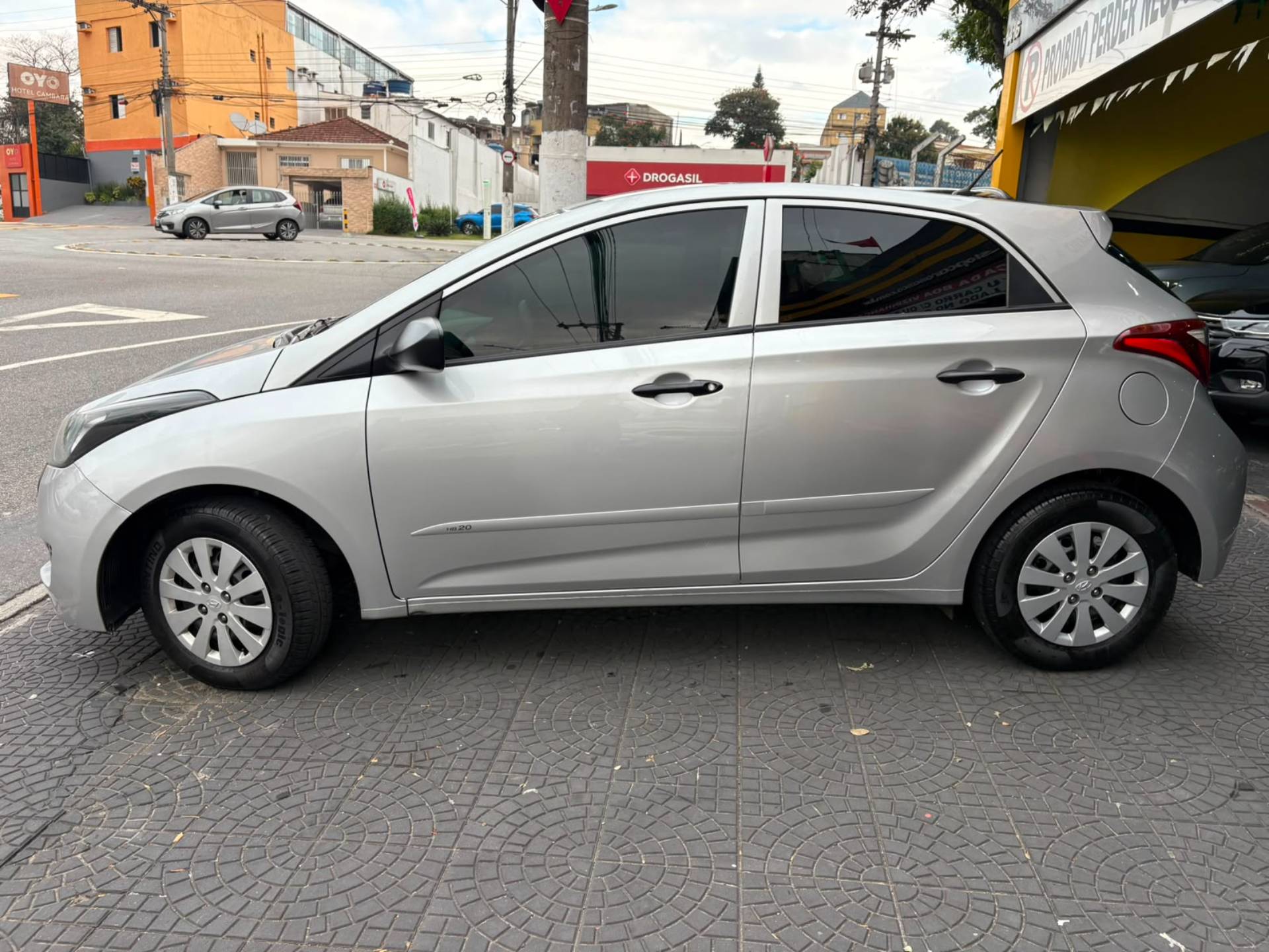 HYUNDAI HB20