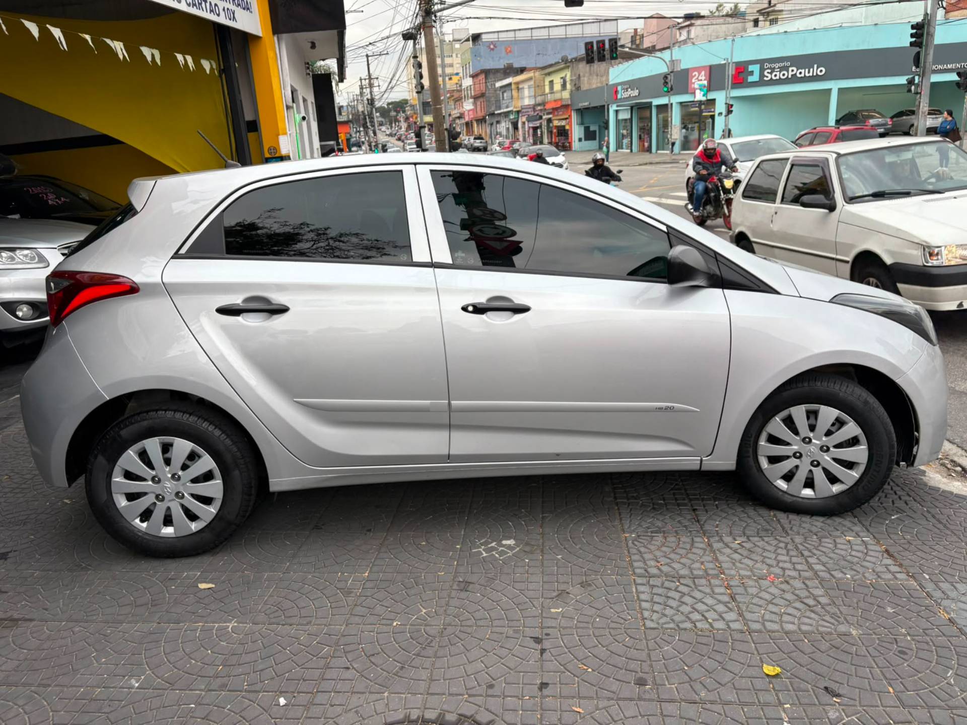 HYUNDAI HB20