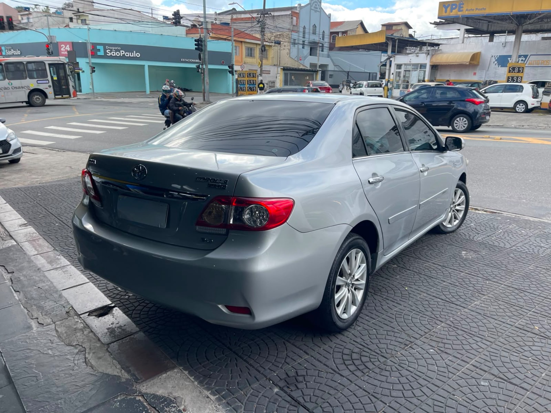 TOYOTA COROLLA
