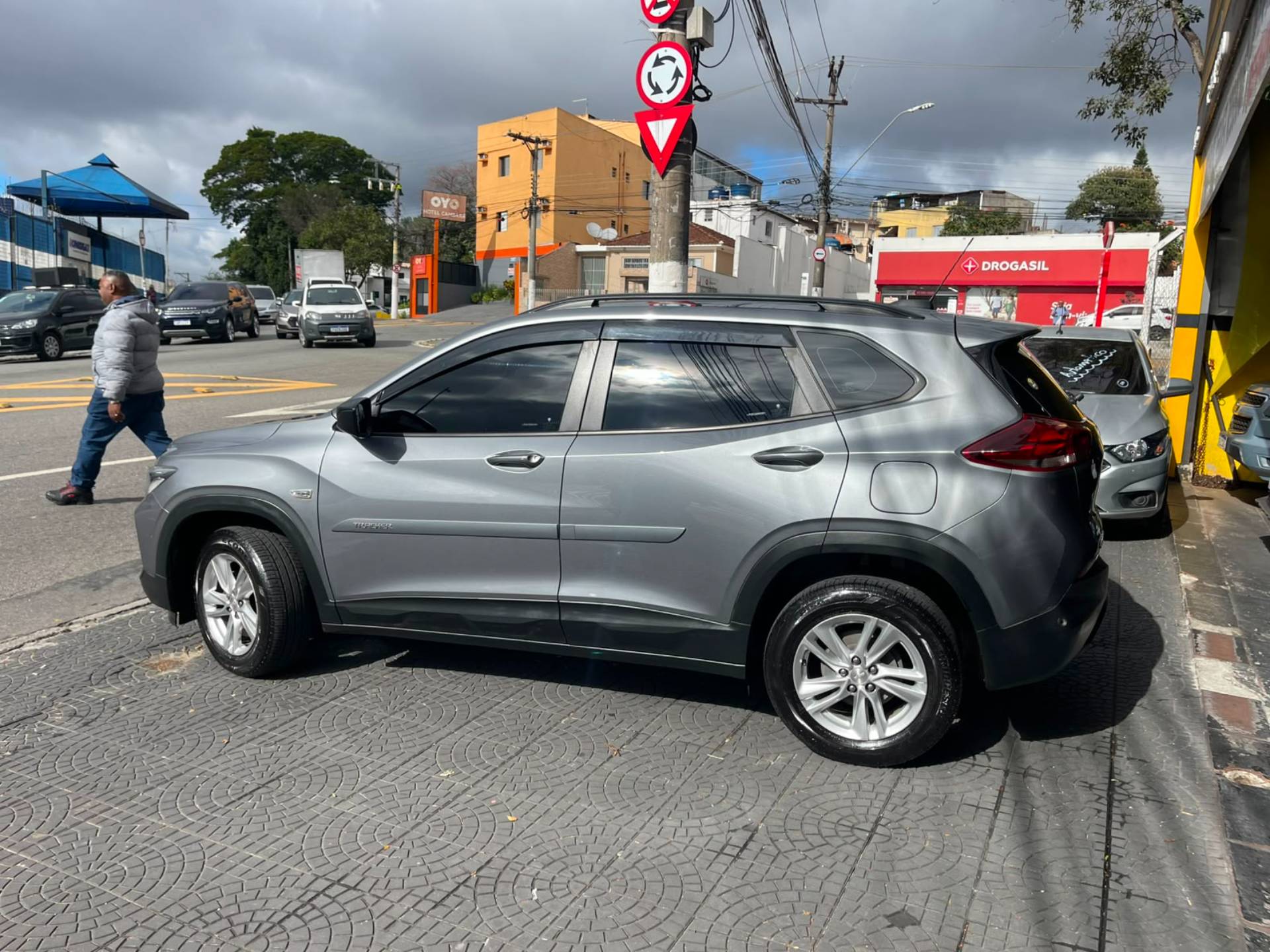 CHEVROLET TRACKER