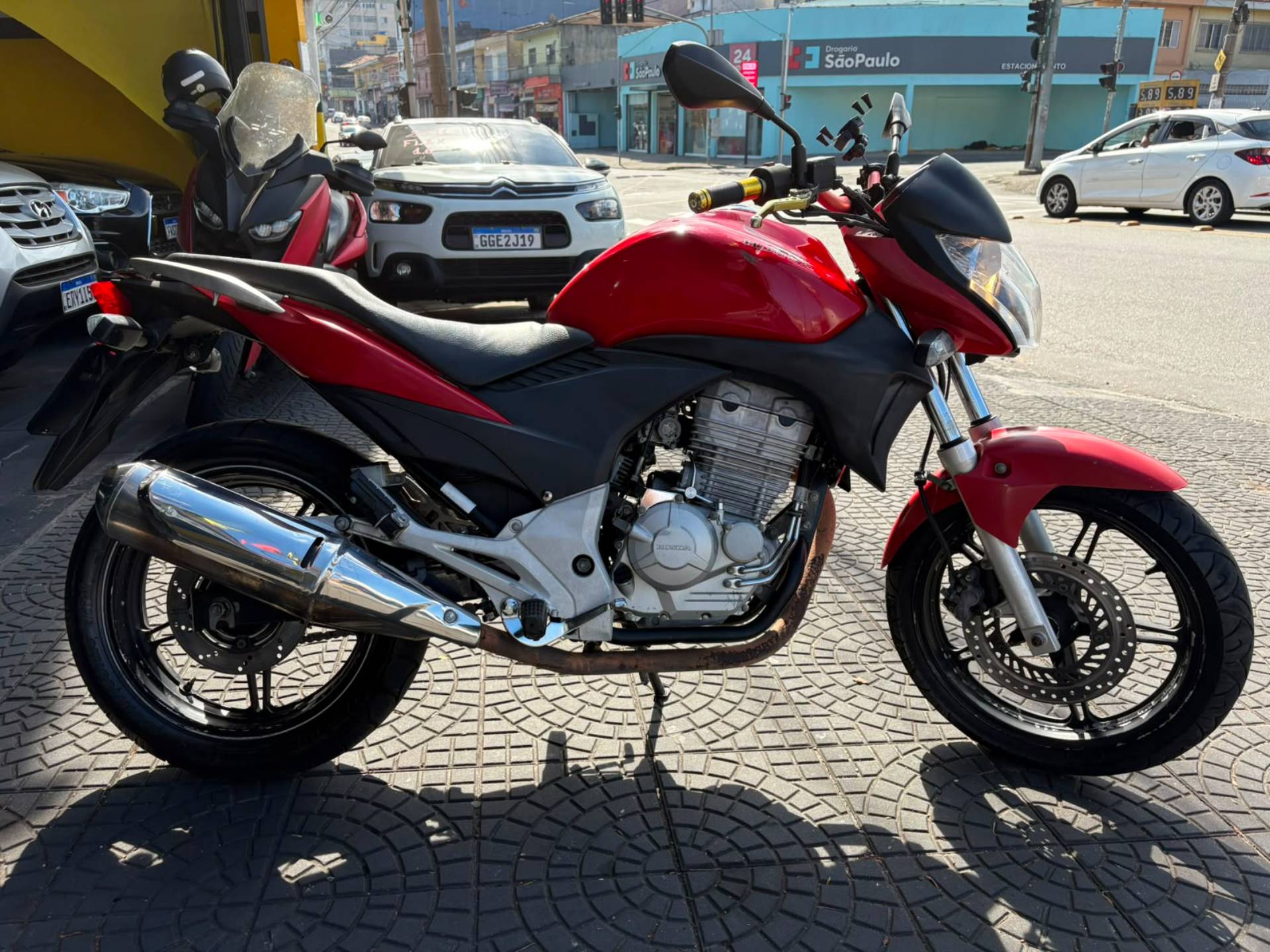 HONDA CB 300R