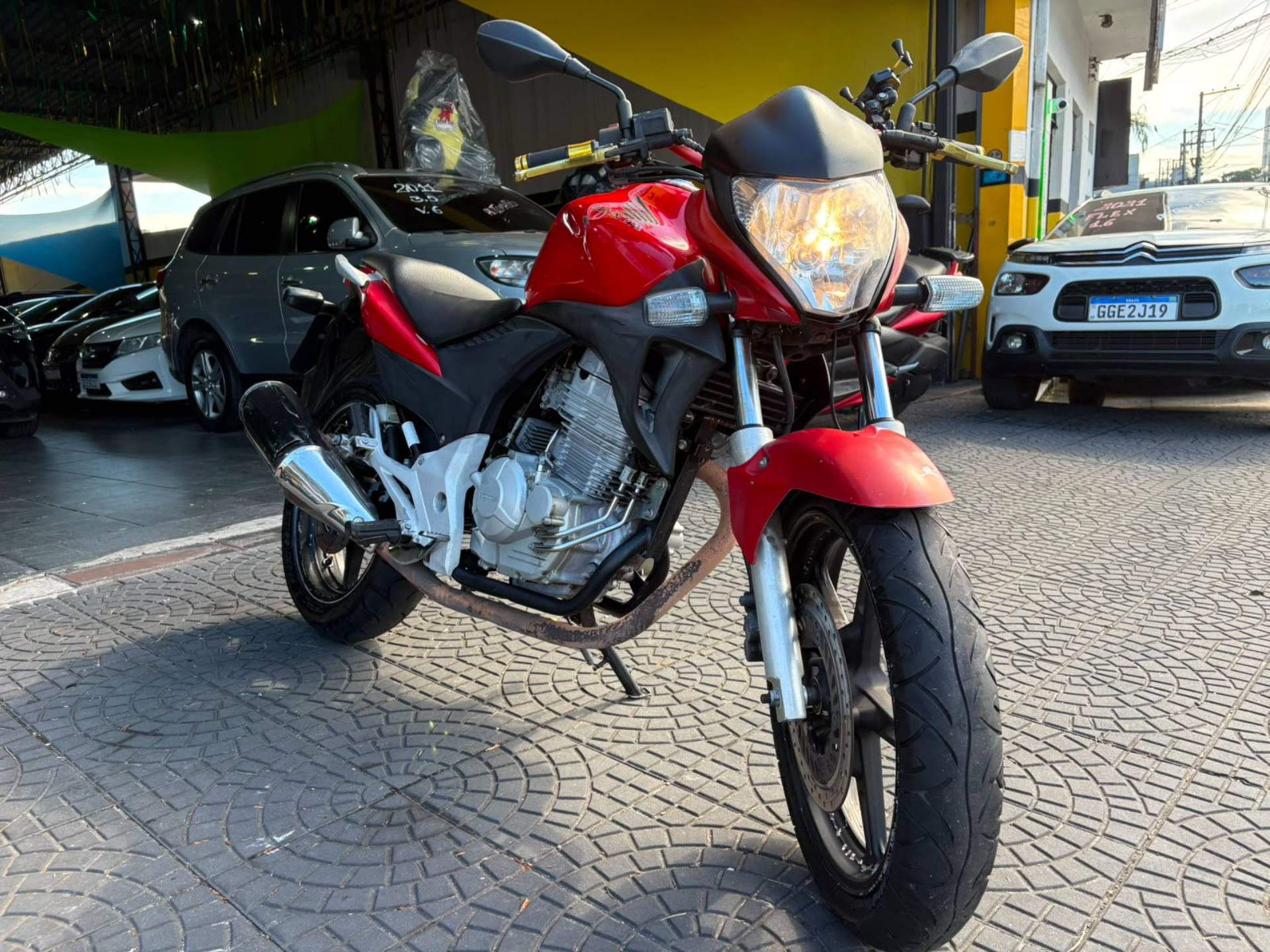 HONDA CB 300R