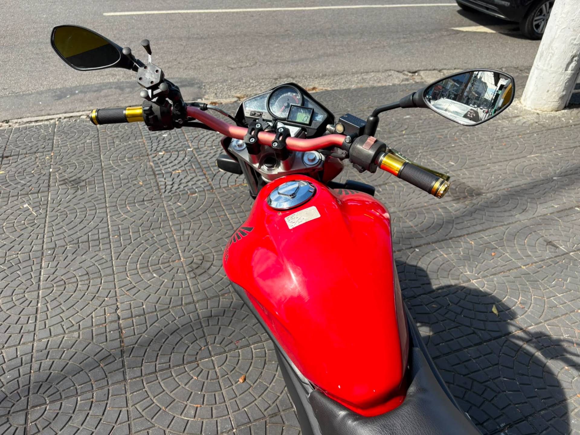 HONDA CB 300R