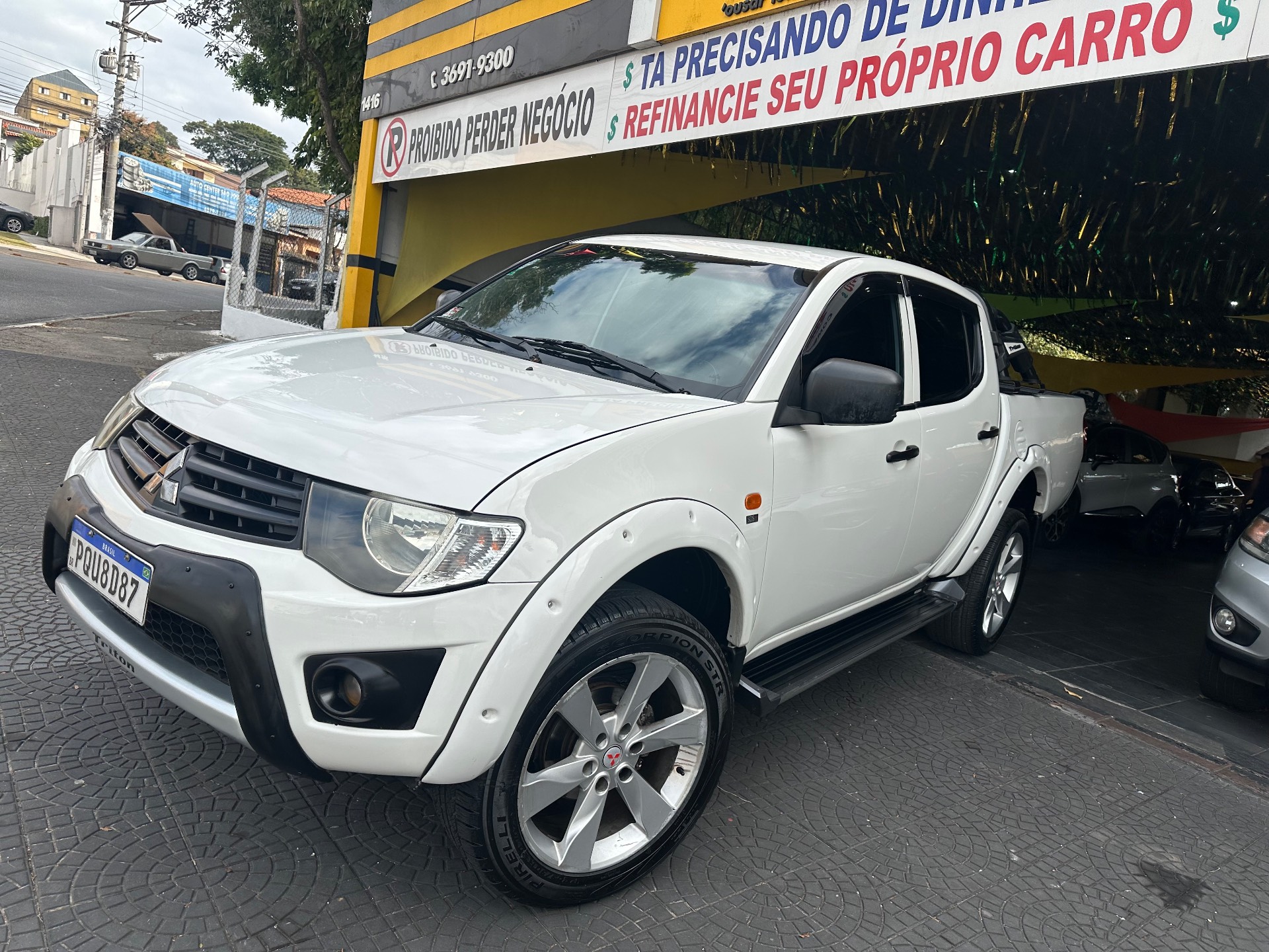 MITSUBISHI L200 TRITON