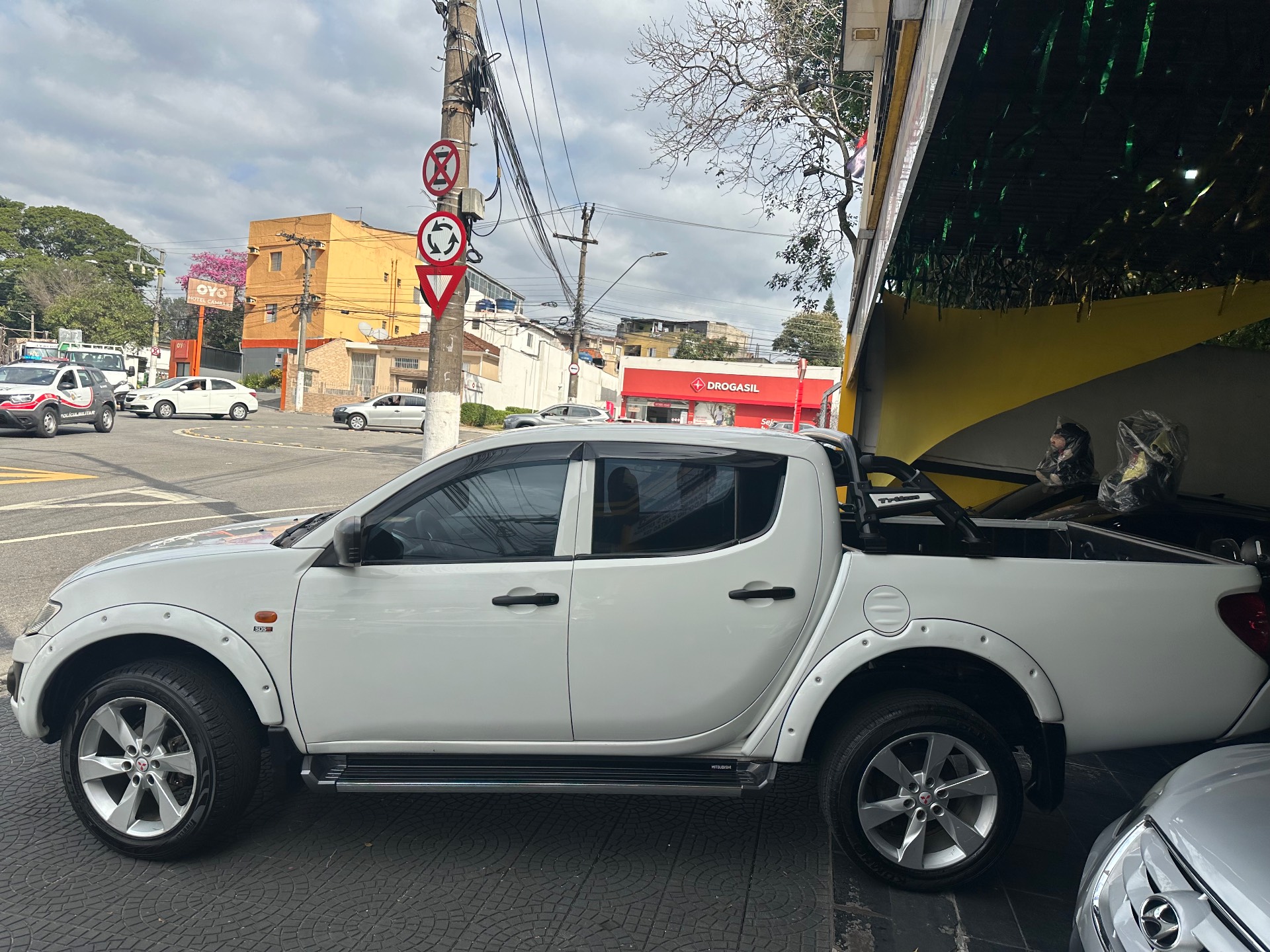 MITSUBISHI L200 TRITON