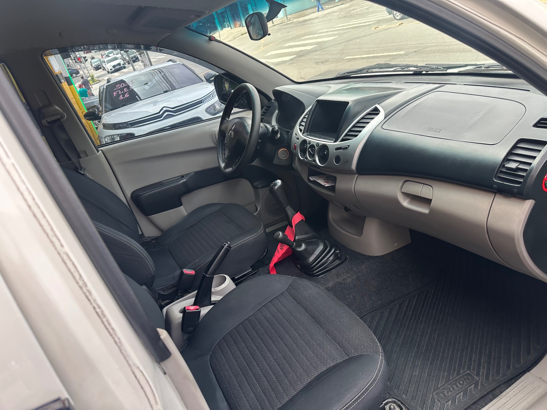 MITSUBISHI L200 TRITON