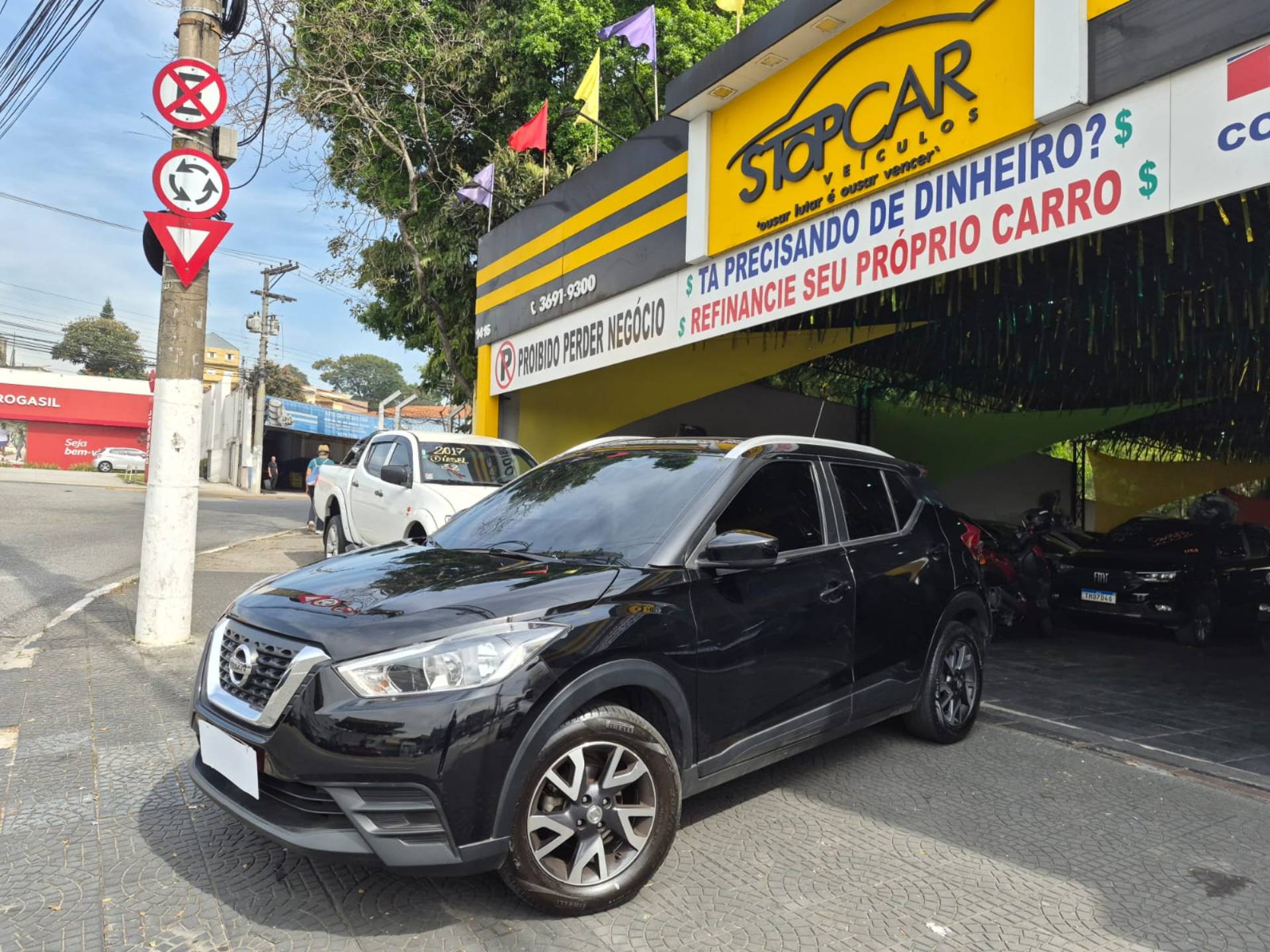 NISSAN KICKS