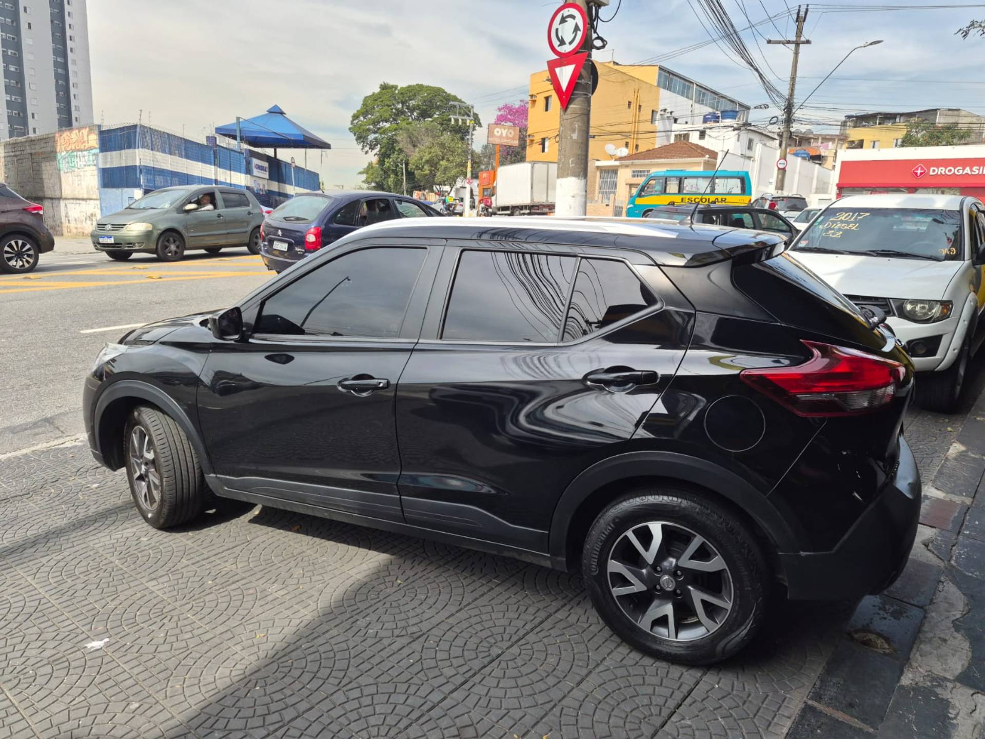 NISSAN KICKS