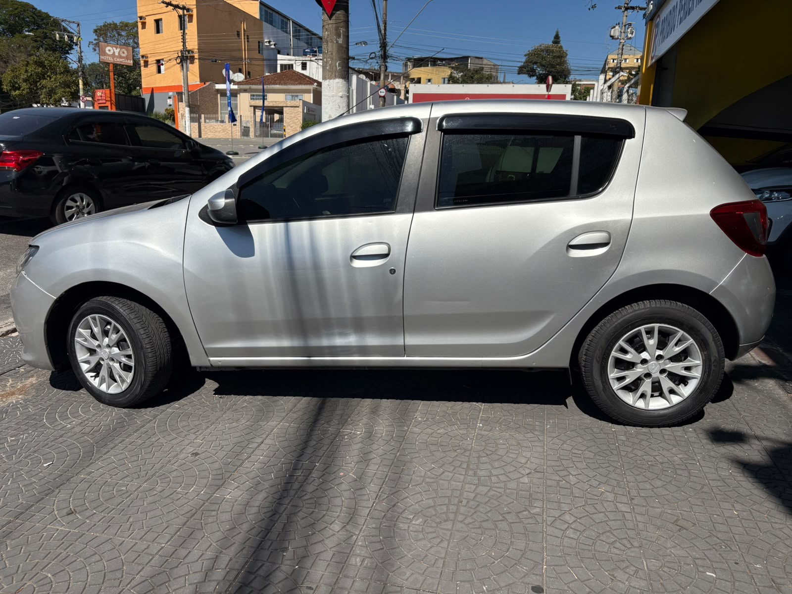 RENAULT SANDERO