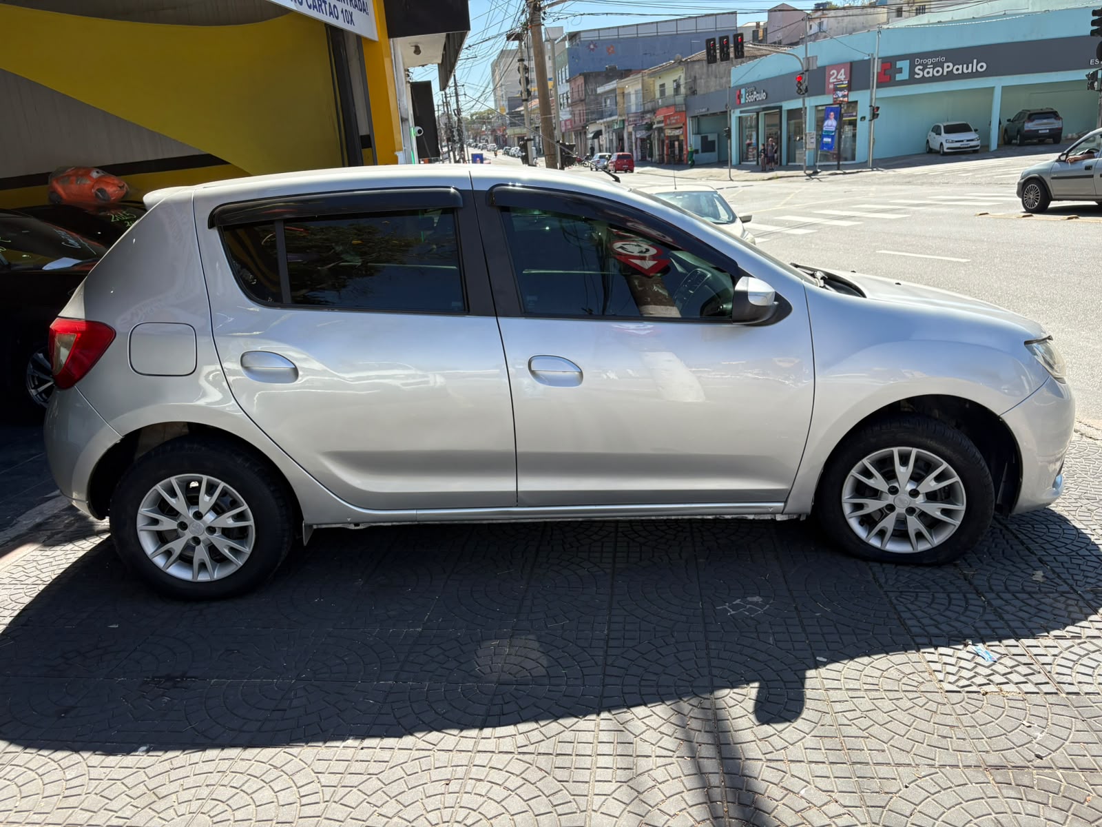 RENAULT SANDERO