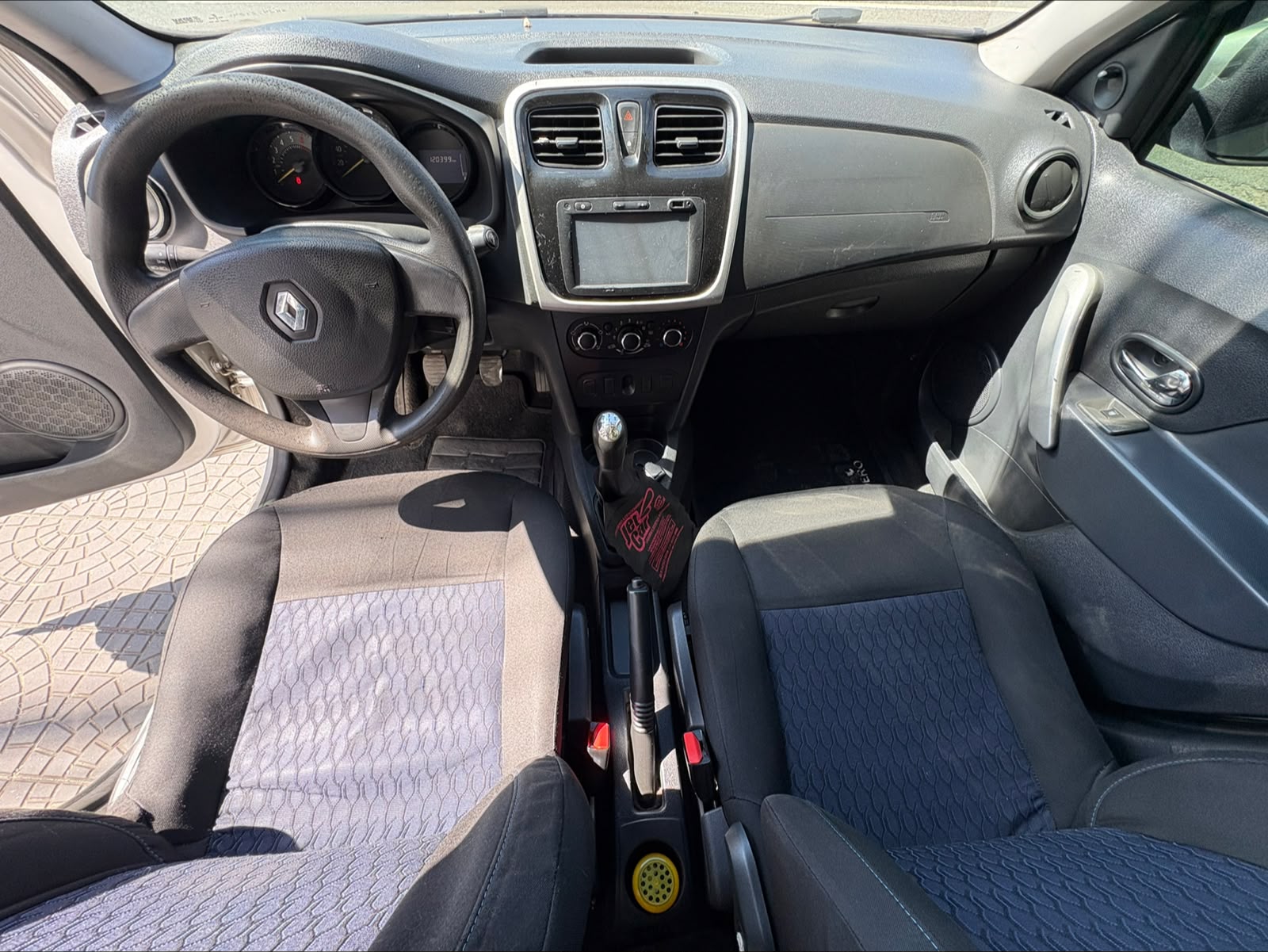 RENAULT SANDERO
