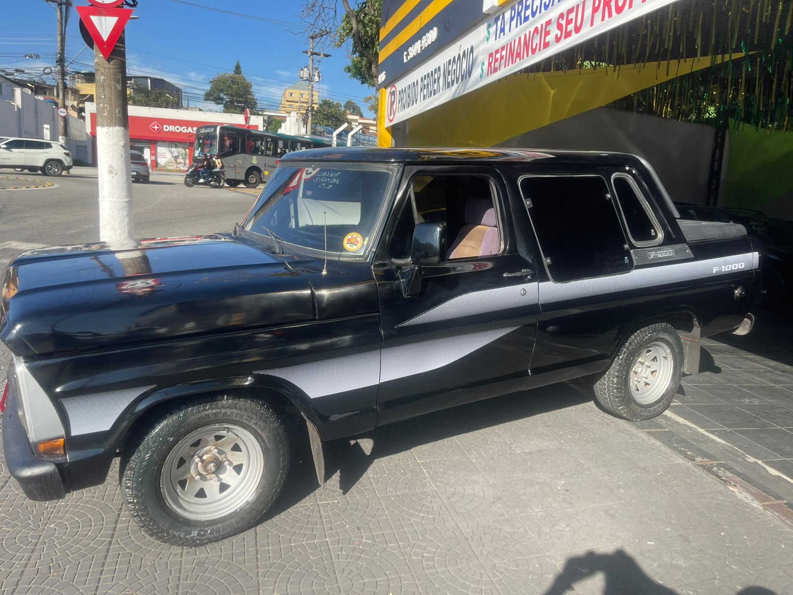 FORD F-1000