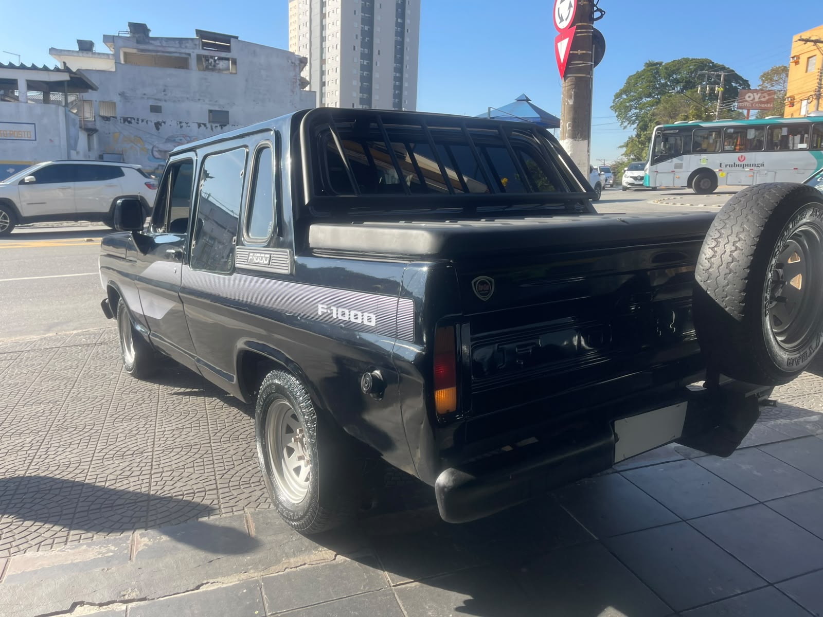 FORD F-1000