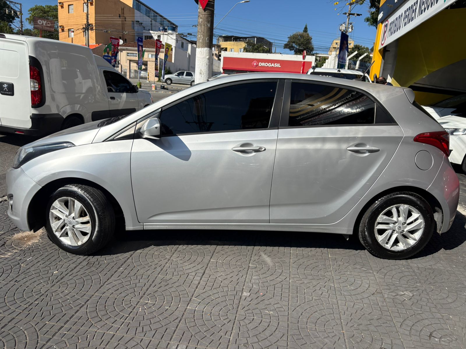 HYUNDAI HB20