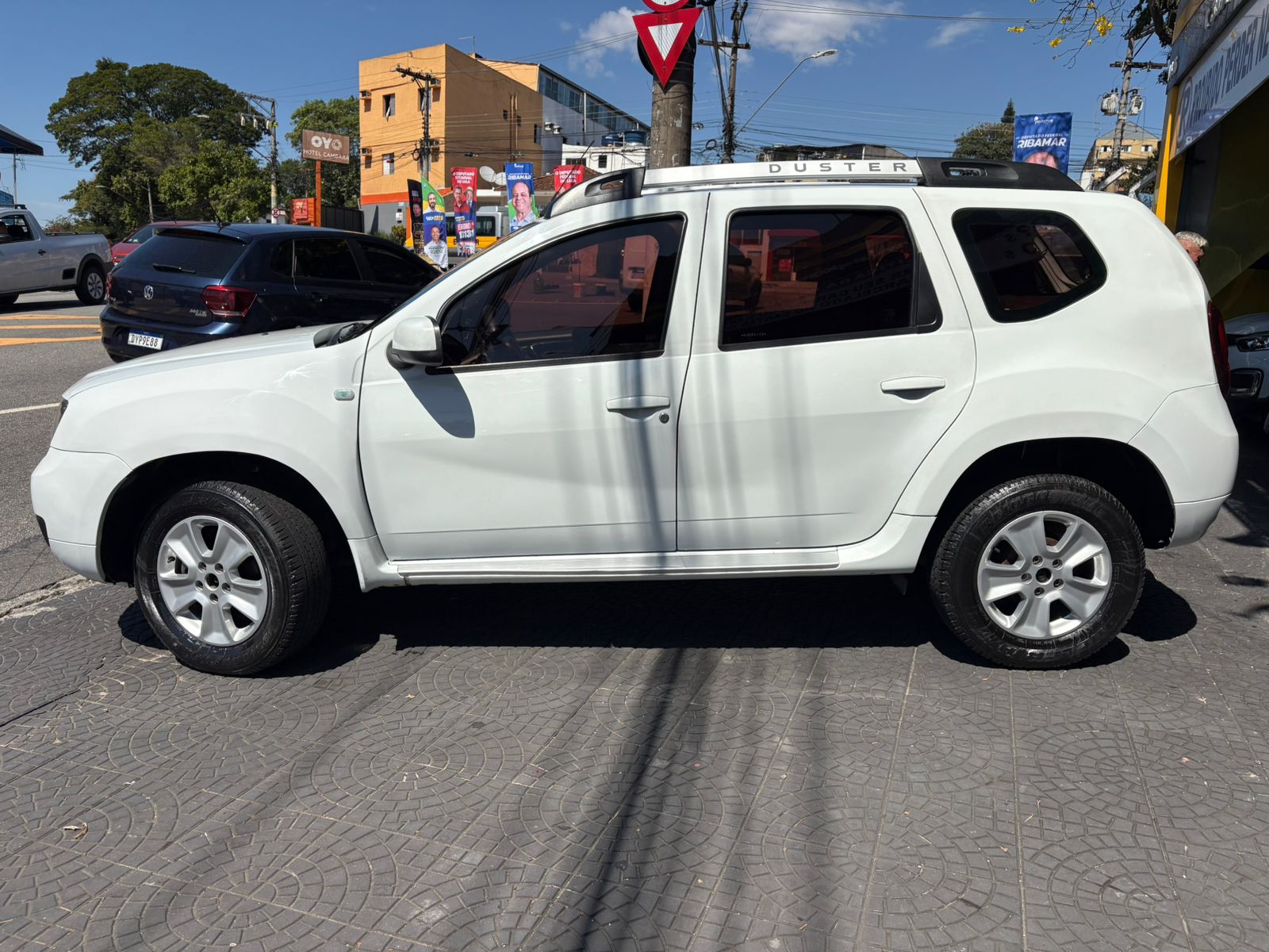 RENAULT DUSTER