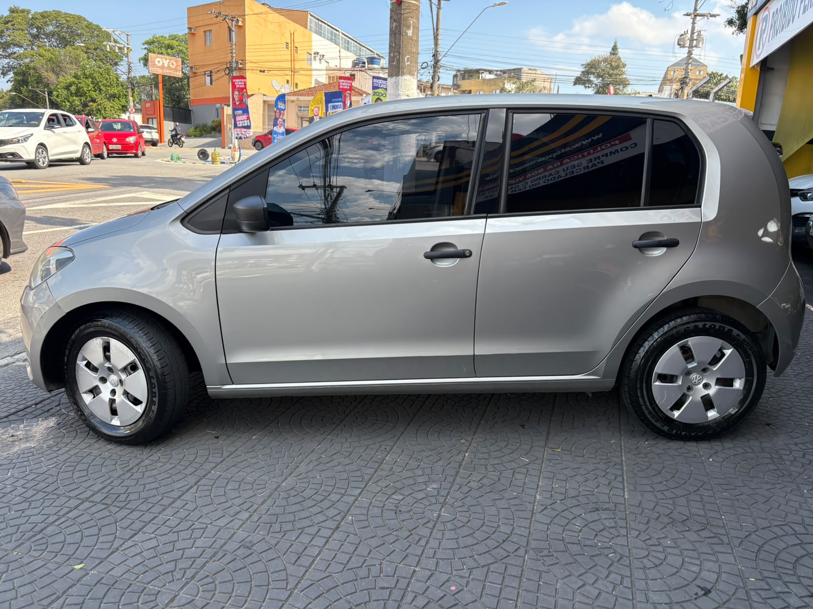 VOLKSWAGEN UP