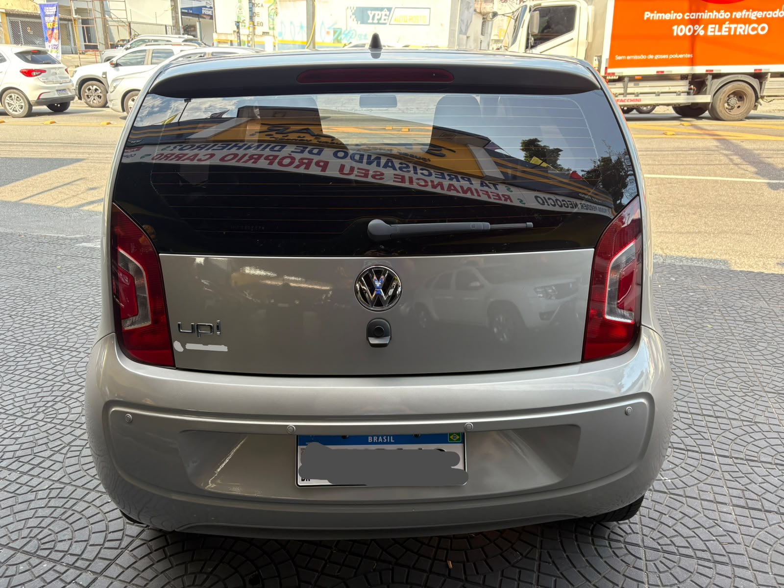VOLKSWAGEN UP