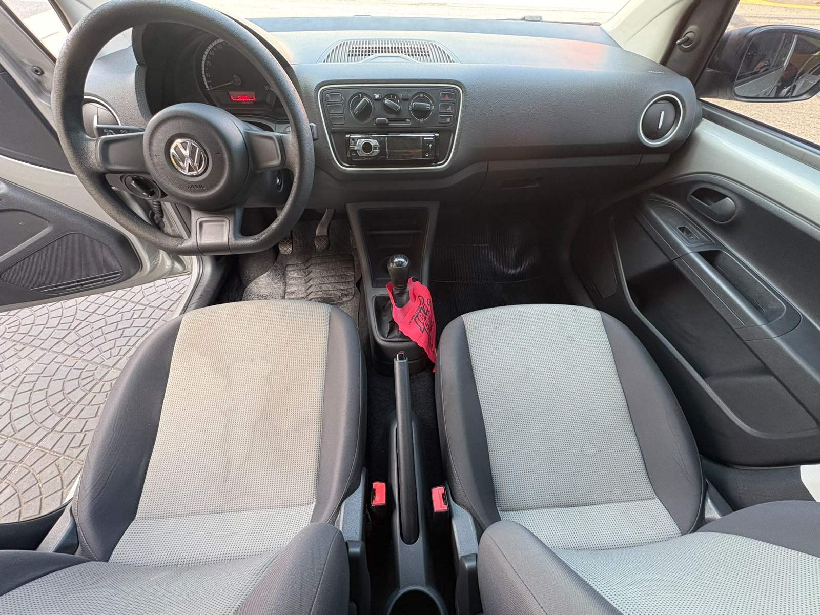 VOLKSWAGEN UP