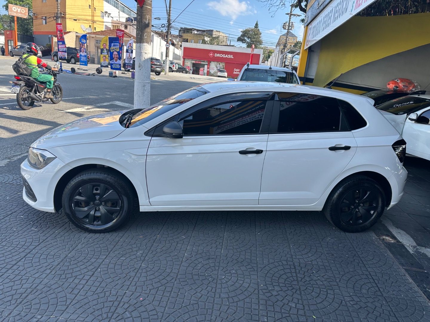 VOLKSWAGEN POLO