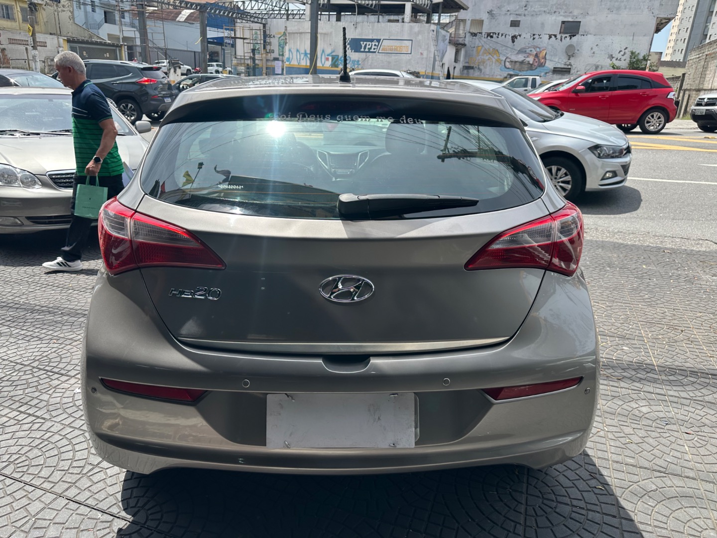HYUNDAI HB20