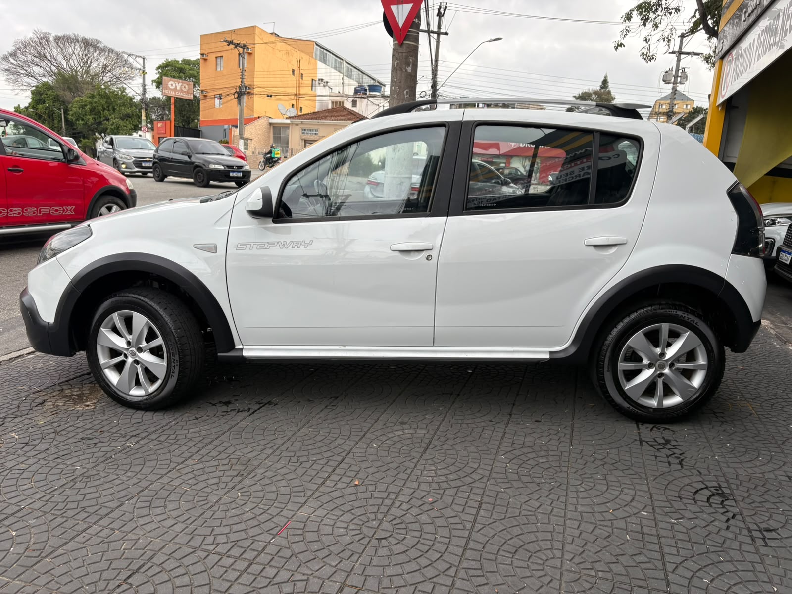 RENAULT SANDERO