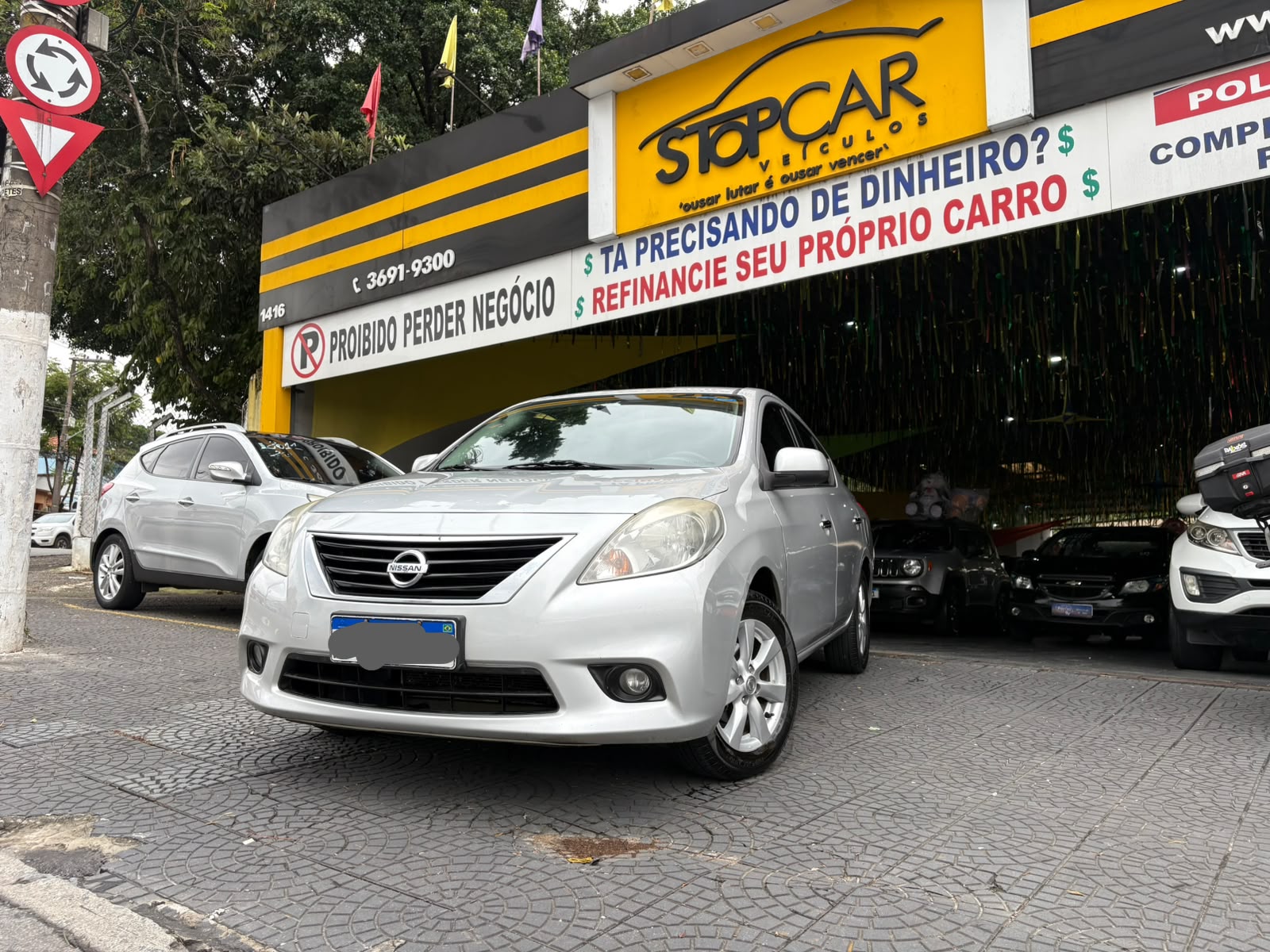 NISSAN VERSA