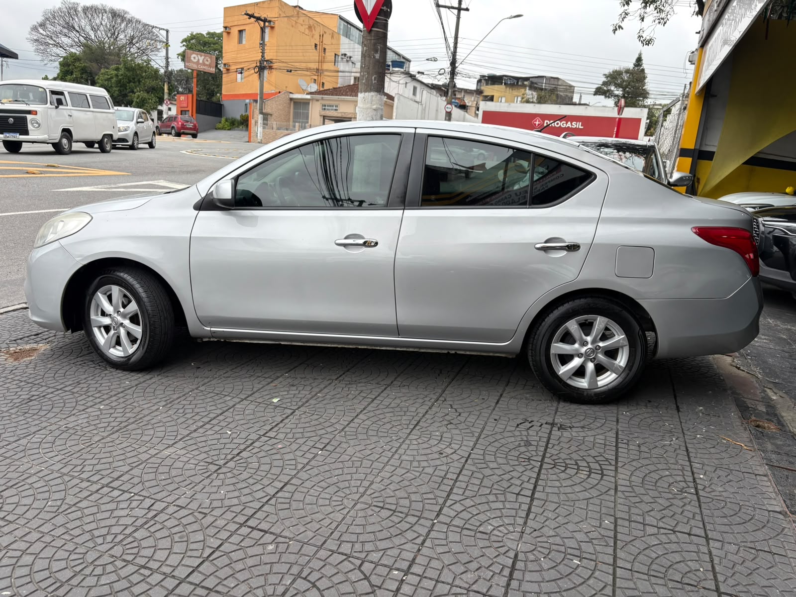NISSAN VERSA