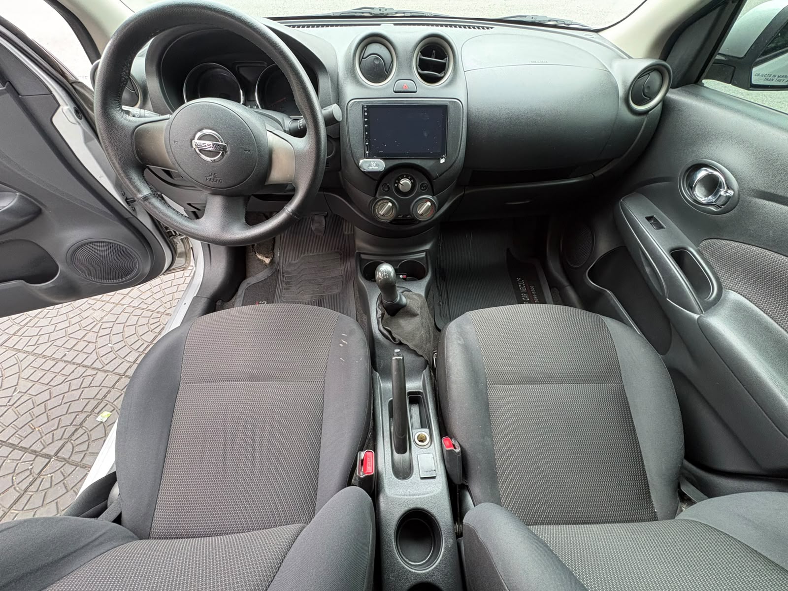 NISSAN VERSA