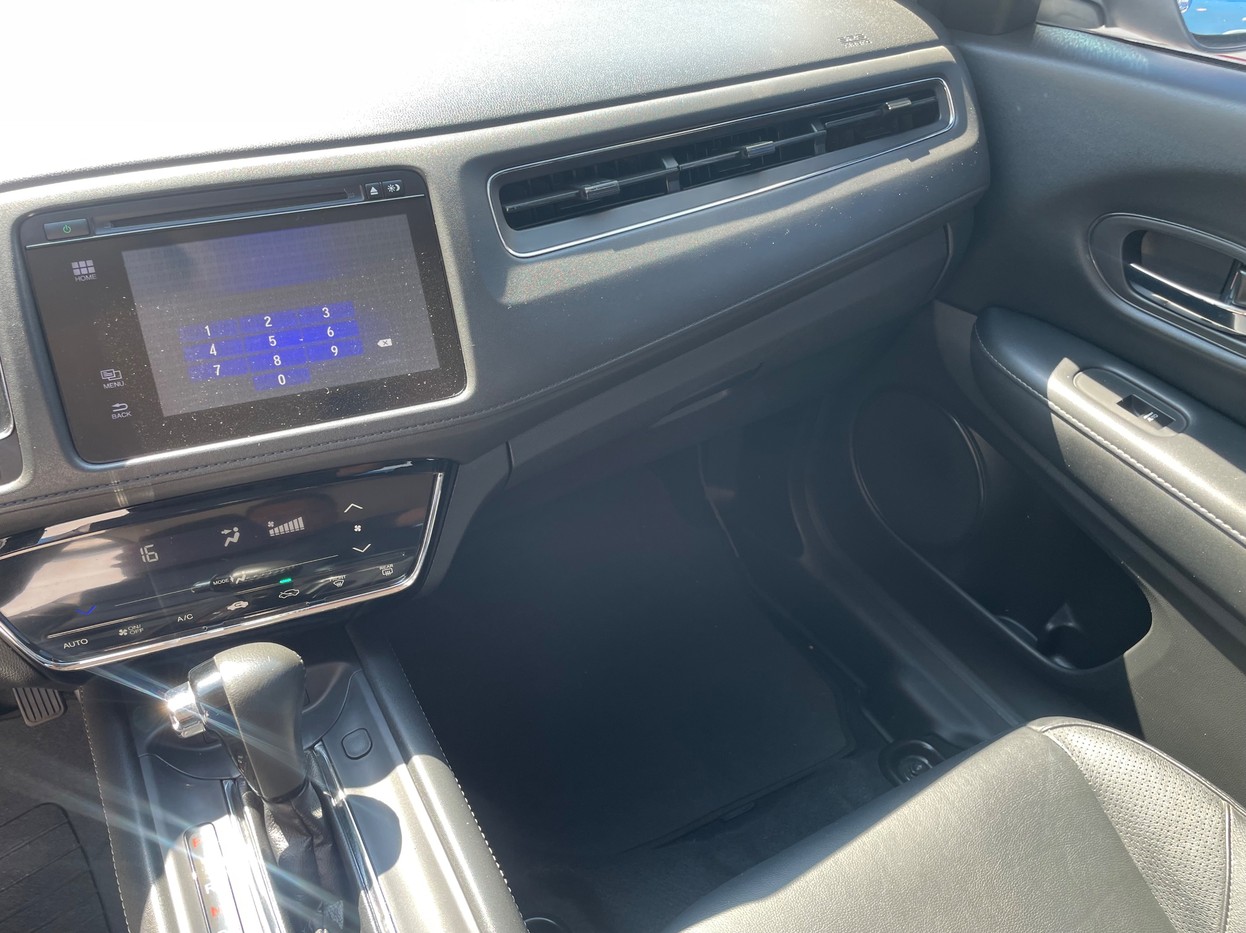 Car Image 10