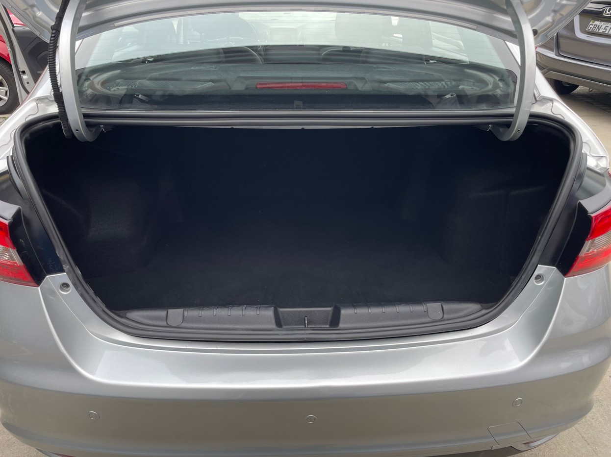 Car Image 18