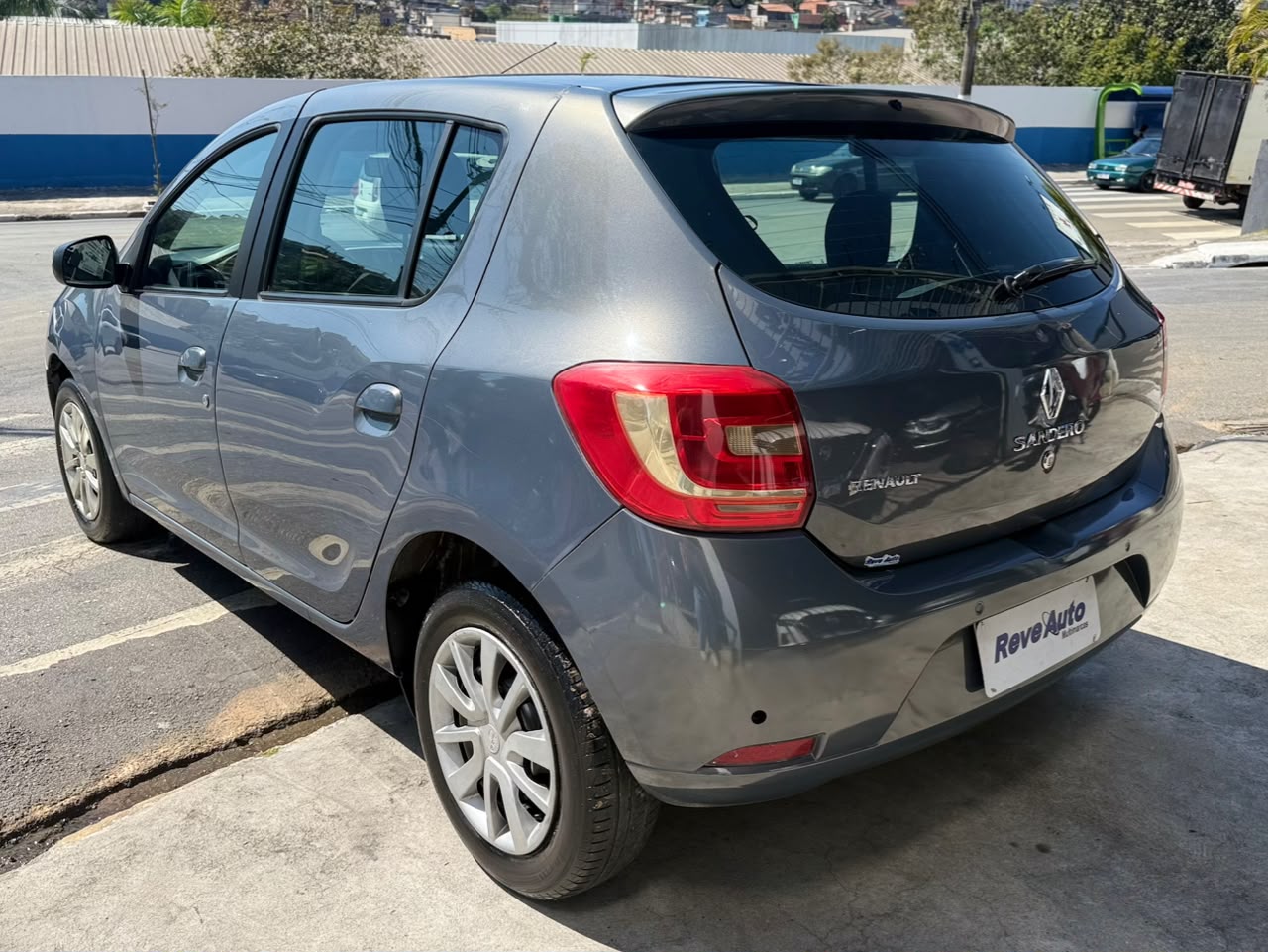 RENAULT SANDERO