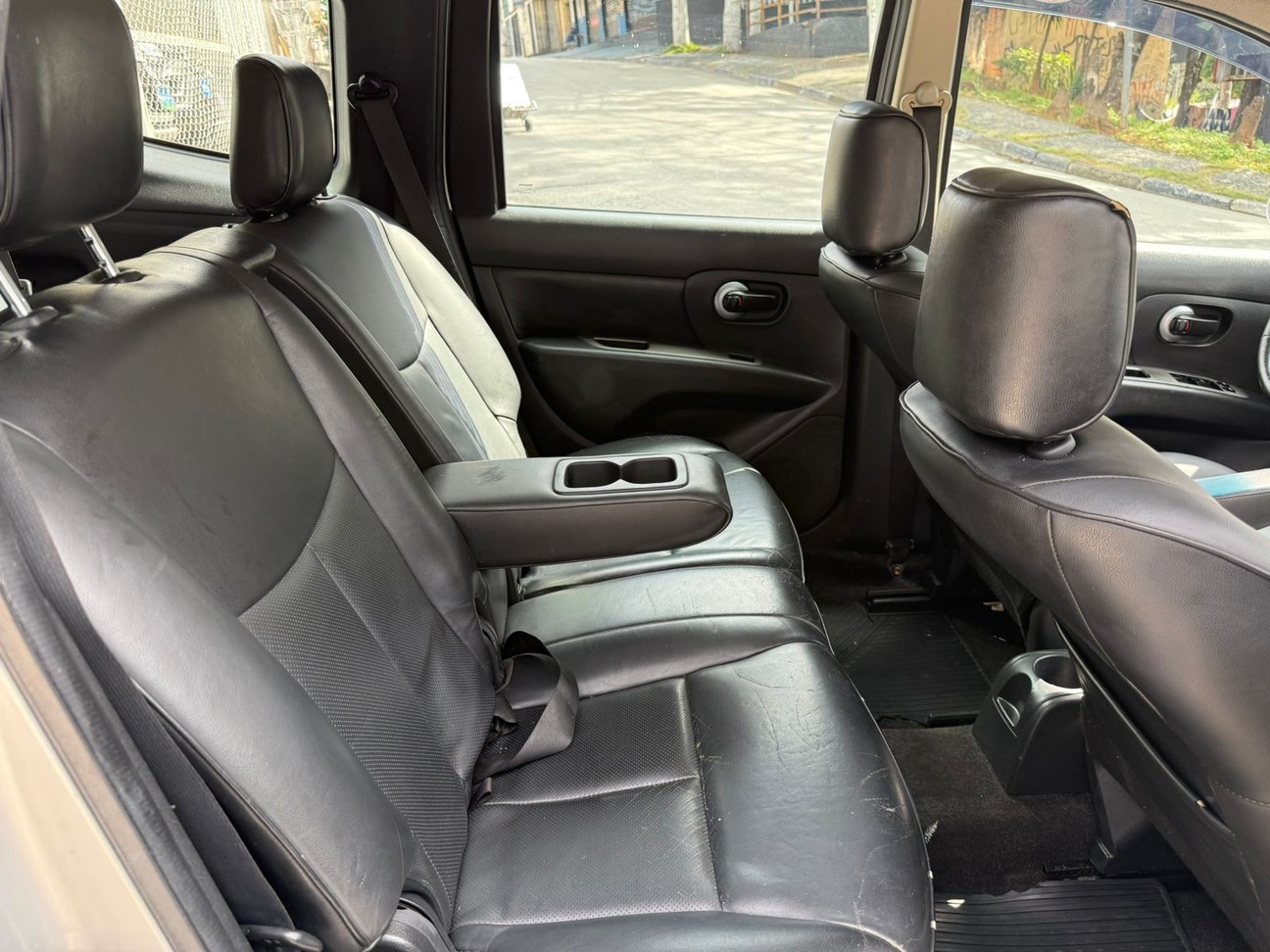 NISSAN GRAND LIVINA
