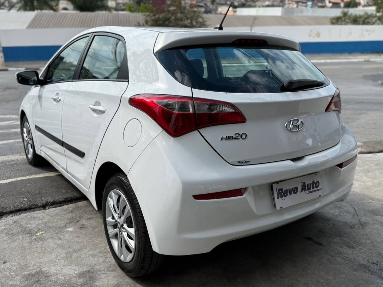 HYUNDAI HB20