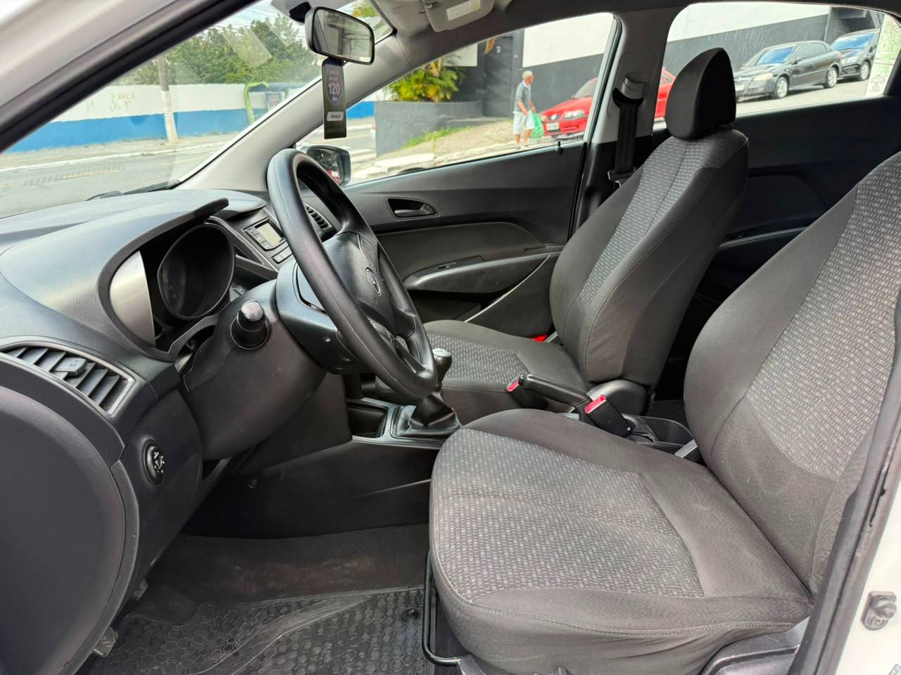 HYUNDAI HB20