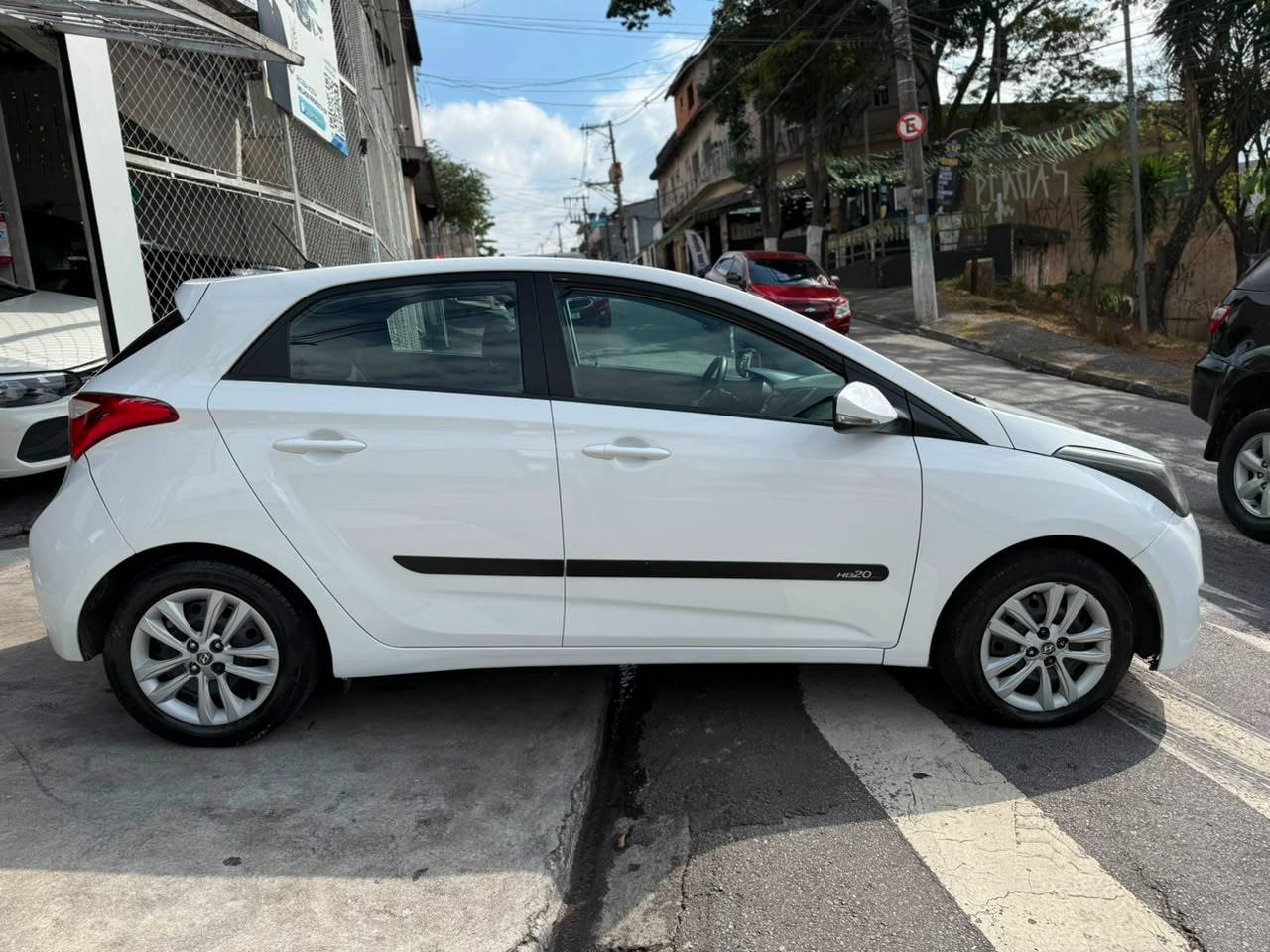 HYUNDAI HB20