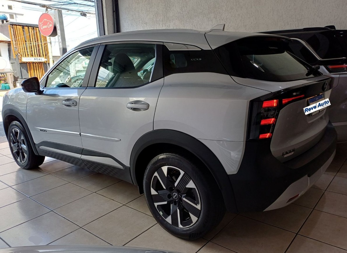 NISSAN KICKS