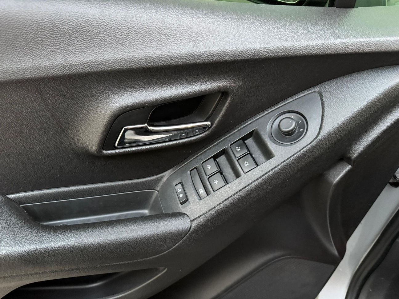 CHEVROLET TRACKER