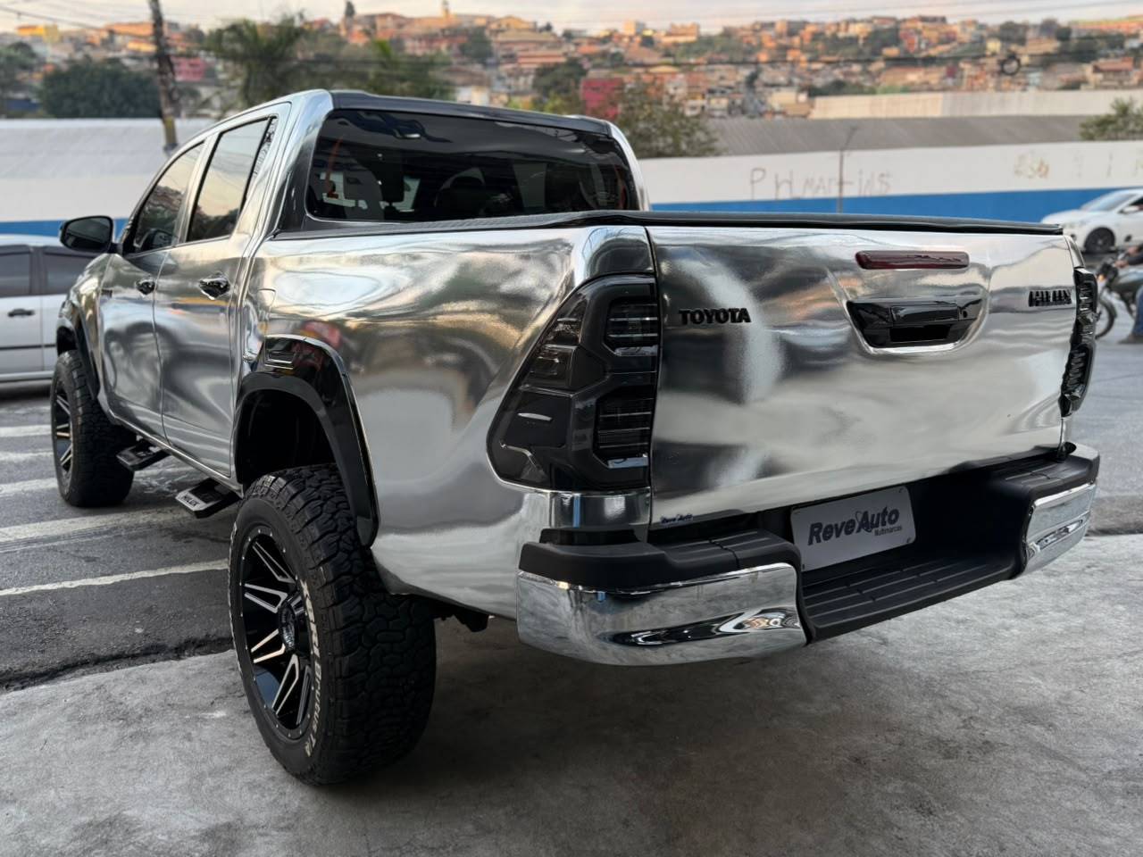 TOYOTA HILUX