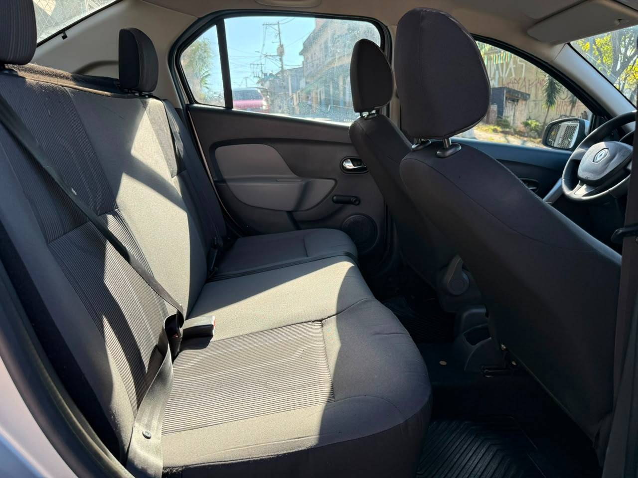 RENAULT LOGAN