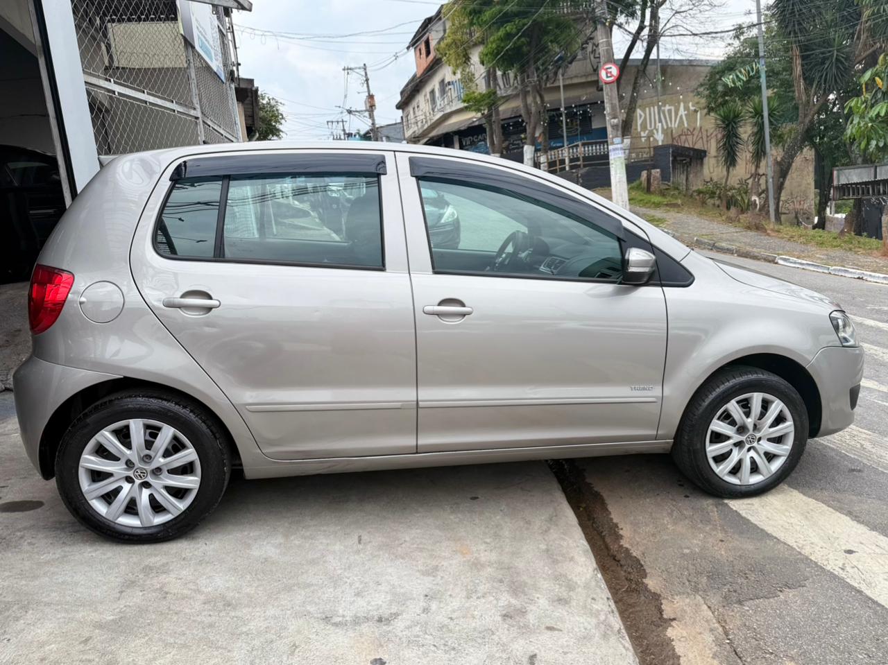 VOLKSWAGEN FOX