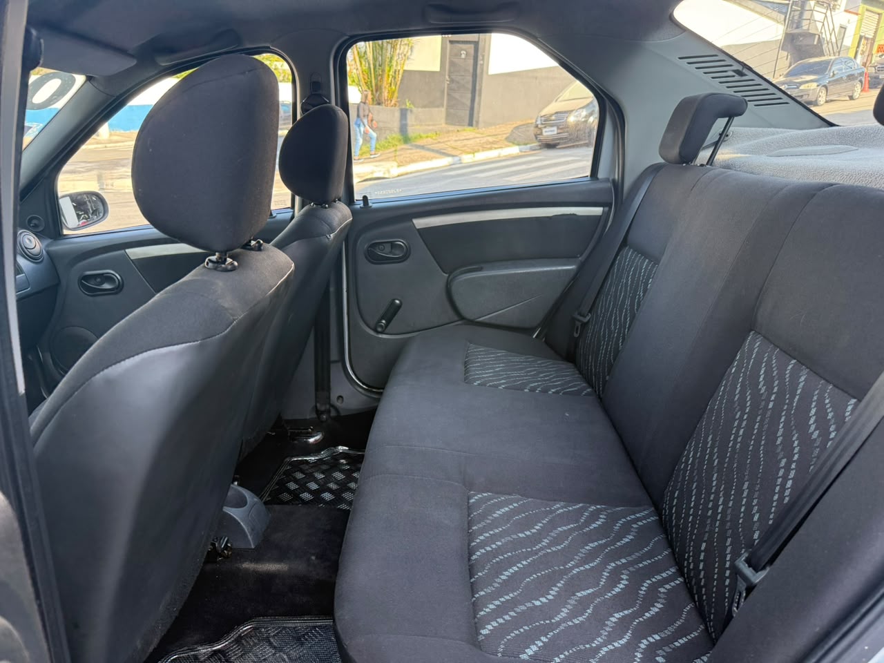 RENAULT LOGAN