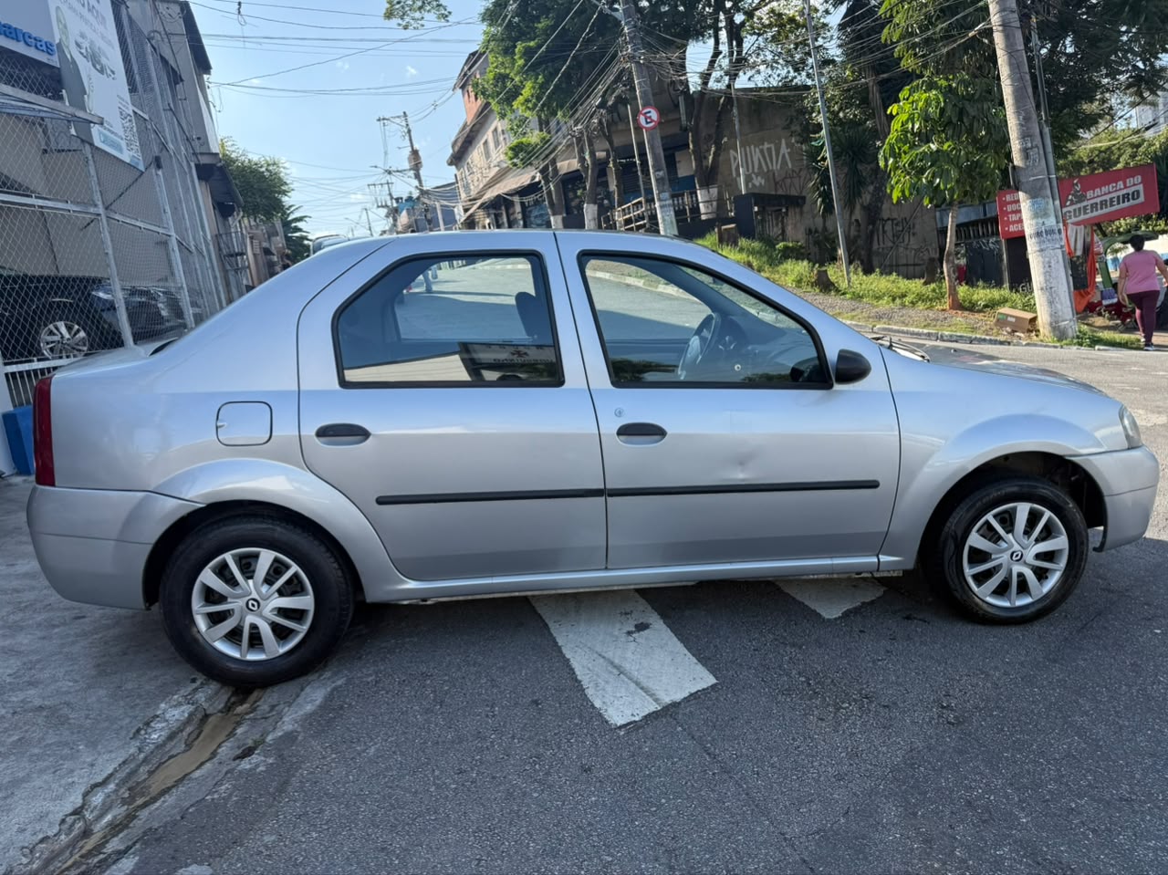 RENAULT LOGAN