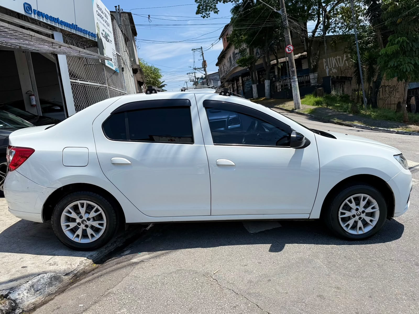 RENAULT LOGAN