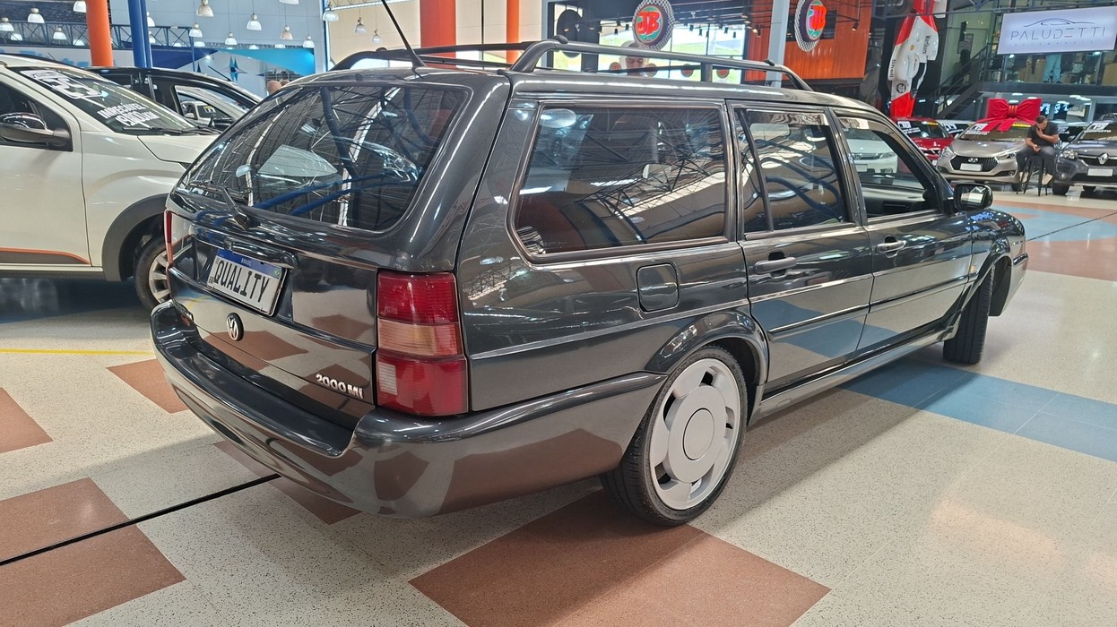 VOLKSWAGEN QUANTUM