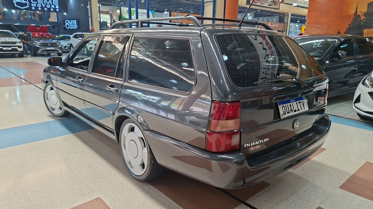 VOLKSWAGEN QUANTUM