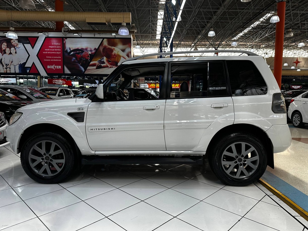 MITSUBISHI PAJERO TR4
