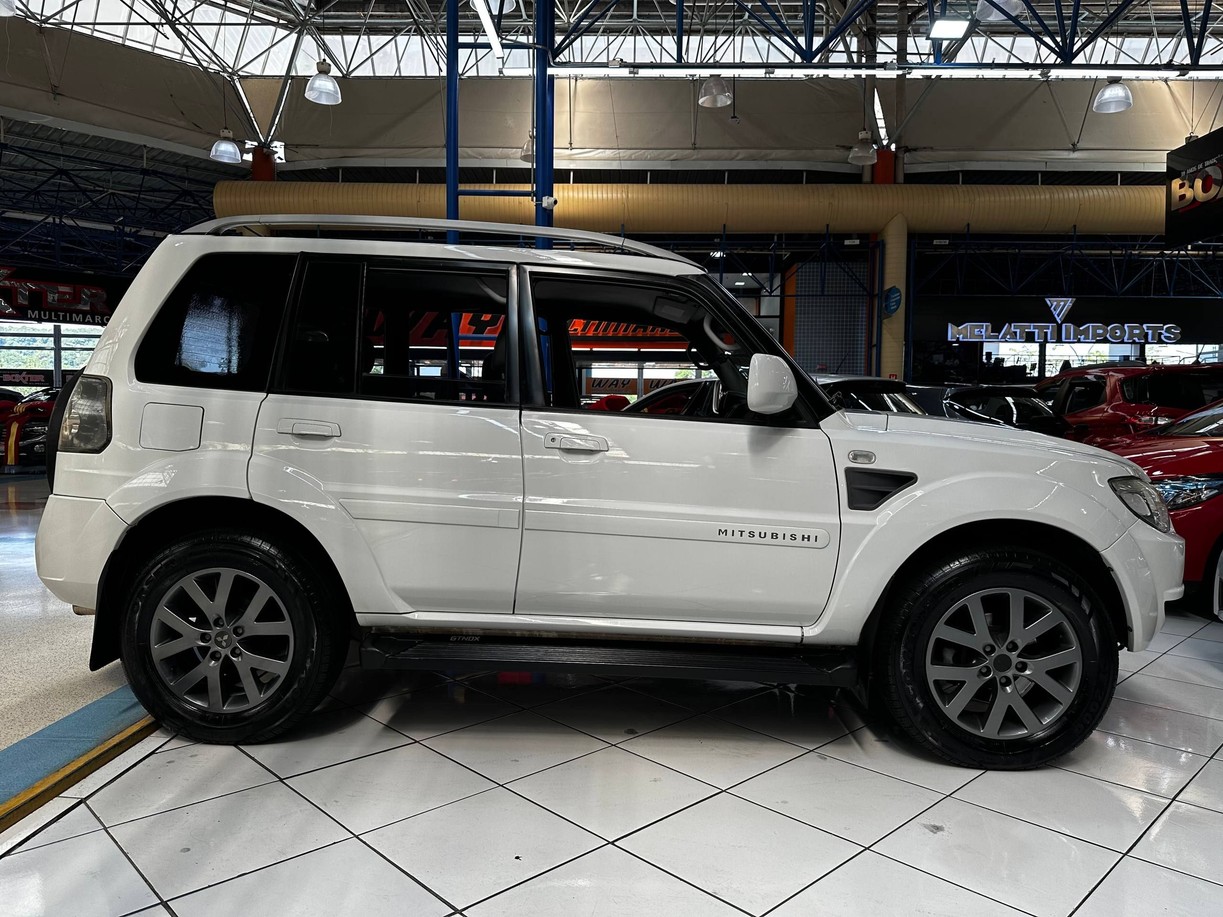 MITSUBISHI PAJERO TR4
