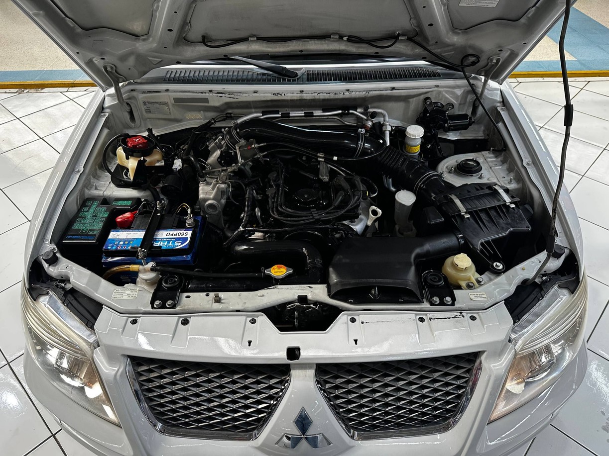 MITSUBISHI PAJERO TR4